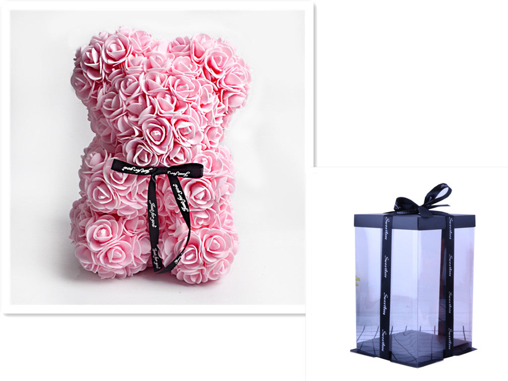 Teddybär aus Kunstrosen