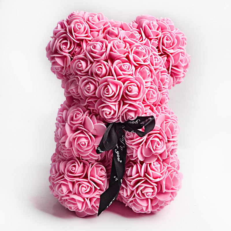 Teddybär aus Kunstrosen