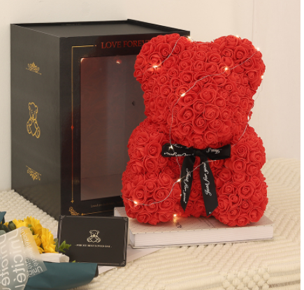Teddybär aus Kunstrosen
