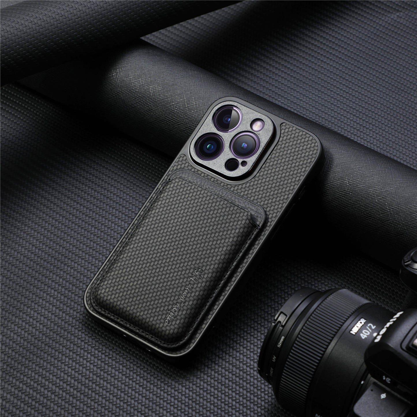 Carbon Hülle mit MagSafe Wallet für iPhone 15 Modelle